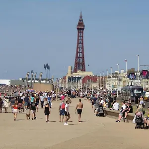 Seaside - Comfortable - Double, King & Super King Beds - Hotel